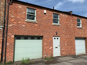 2 bedroom mews property for rent in Wellington Lane, Cheltenham, GL50