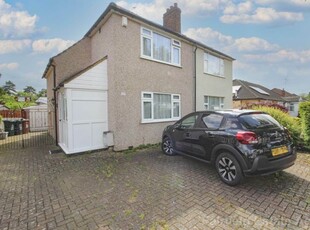 2 bedroom semi-detached house for sale Watford, WD19 5HA