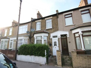 2 bedroom terraced house for rent in Kenneth Road, Chadwell Heath, Romford, RM6