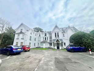3 bedroom apartment for rent in Cavendish Road, Bournemouth, Dorset, BH1