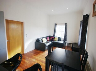 3 bedroom apartment for rent in Northpoint Square, Camden, NW1