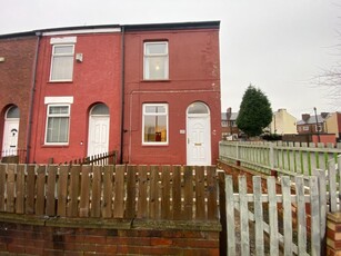 3 bedroom end of terrace house for rent in Fairfield Road, Droylsden, Tameside, M43