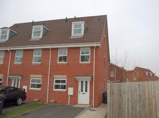 3 bedroom end of terrace house for rent in Heather Gardens, North Hykeham, LINCOLN, LN6