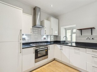 3 bedroom flat for rent in Cornwall Gardens, London, SW7
