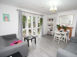 3 bedroom flat for rent in Evelyn Court, Evelyn Walk, Old Street, N1