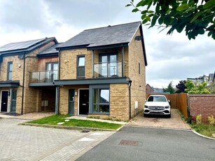 3 bedroom link detached house for rent in Pascal Mews, Oakgrove, MK10