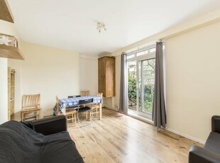 3 bedroom maisonette for rent in Boundary Road, Swiss Cottage NW8