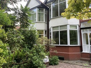 3 bedroom semi-detached house for rent in Burford Drive, Whalley Range, M16