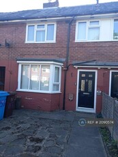 3 bedroom semi-detached house for rent in Lawton Moor Road, Manchester, M23