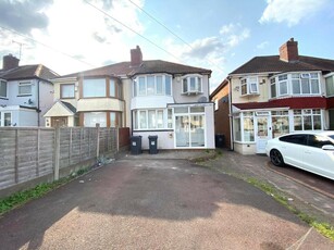 3 bedroom semi-detached house for rent in Partridge Road, Yardley, B26
