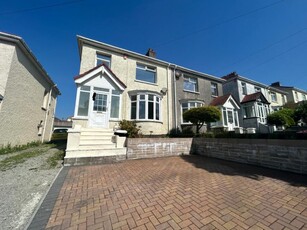 3 bedroom semi-detached house for rent in Victoria Road, PLYMOUTH, PL5