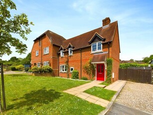 3 bedroom semi-detached house for sale High Wycombe, HP14 3FN