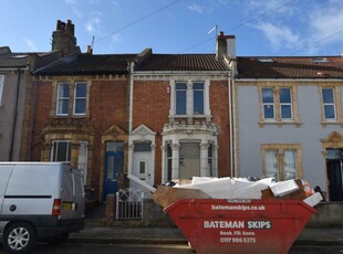 3 bedroom terraced house for rent in Bartletts Road - Bedminster, BS3
