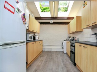 4 bedroom end of terrace house for rent in (£112.50pppw)Stratford Road, Heaton, Newcastle Upon Tyne, NE6