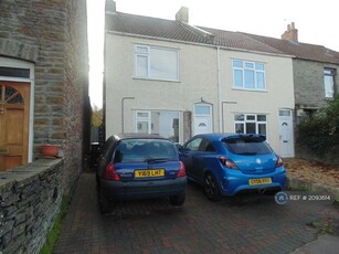 4 bedroom end of terrace house for rent in Fishponds, Bristol, BS16