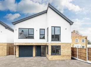 4 Bedroom House Southend-on-sea Southend On Sea