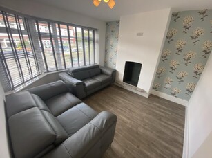 4 bedroom terraced house for rent in Tunstead Avenue, West Didsbury, Manchester, M20