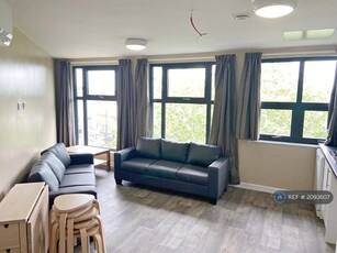 6 bedroom flat for rent in Charles Street, Bristol, BS1