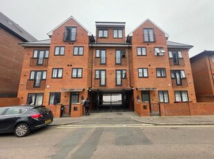 Block of flats for sale in Grays Place, Slough SL2