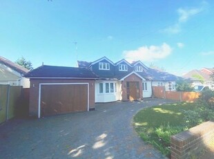 Semi-detached house for sale in Oakwood Road, Bricket Wood AL2