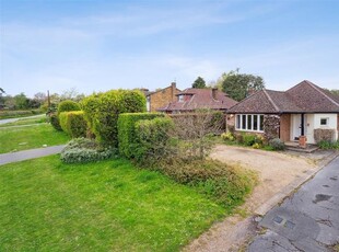 Bungalow to rent in Bottrells Lane, Chalfont St. Giles HP8