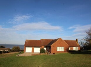 Bungalow to rent in Scarborough Drive, Minster On Sea, Sheerness, Kent ME12