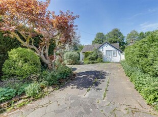 Detached bungalow for sale in Fairway Drive, Beeston, Nottinghamshire NG9