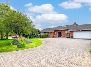 Detached bungalow for sale in Weeamara, Grove Park, Hampton-On-The-Hill, Warwick CV35