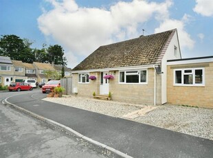Detached bungalow to rent in Lakeside, Fairford GL7