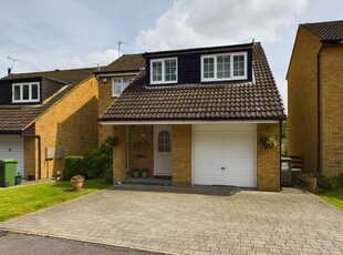 Detached house for sale in Cardy Road, Boxmoor HP1