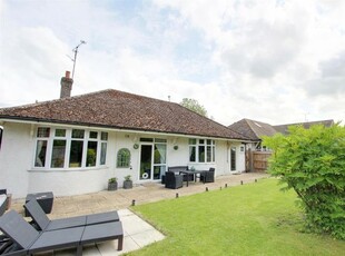Detached house for sale in Dundale Road, Tring HP23