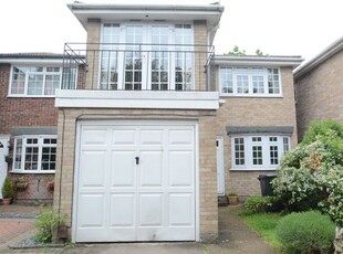 Detached house to rent in Canewdon Close, Woking GU22