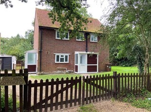 Detached house to rent in Grubbs Lane, Brookmans Park, Herts AL9