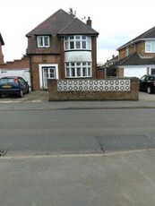 Detached house to rent in Redhill Road, Birmingham B31