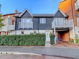Detached house to rent in Thistle Walk, High Wycombe, Buckinghamshire HP11