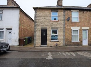 End terrace house to rent in Burnsfield Street, Chatteris PE16