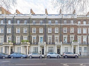 Flat for sale in Sussex Gardens, London W2