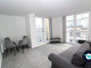 Flat to rent in Adelphi Wharf 2, 9 Adelphi Steet, Salford, Greater Manchester M3