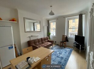 Flat to rent in Anglo Terrace, Bath BA1