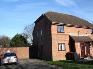 Flat to rent in Ashby Court, Reading, Berkshire RG2