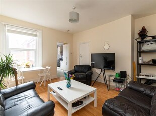 Flat to rent in Bolingbroke Street, Heaton, Newcastle Upon Tyne NE6