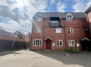 Flat to rent in Campbell Street, Northampton NN1