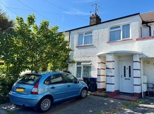 Flat to rent in Centrecourt Road, Worthing BN14