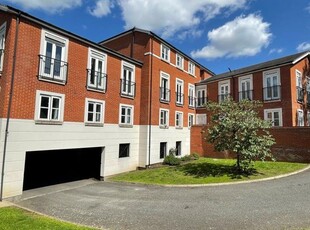 Flat to rent in Circular Road South, Colchester CO2