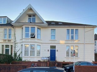 Flat to rent in Dundonald Road, Redland, Bristol BS6