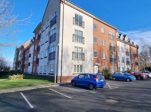 Flat to rent in Greenings Court, Warrington WA2