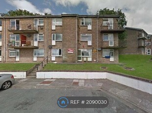 Flat to rent in Greenland Crescent, Cardiff CF5