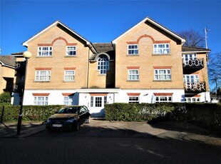 Flat to rent in Harper Close, Off Chase Road, Oakwood N14