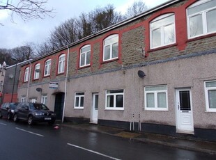 Flat to rent in High Street, Llanhilleth, Abertillery NP13