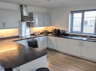 Flat to rent in Micker Court, Cheadle SK8